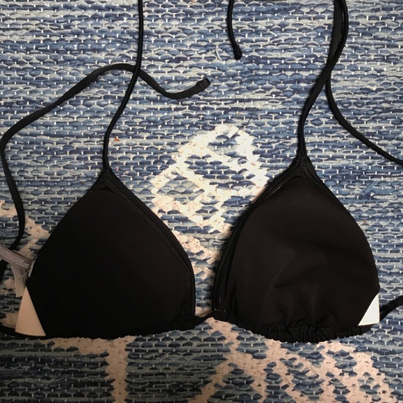 Black bikini top - Picture 3 of 3